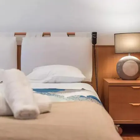 Temptation דירה *